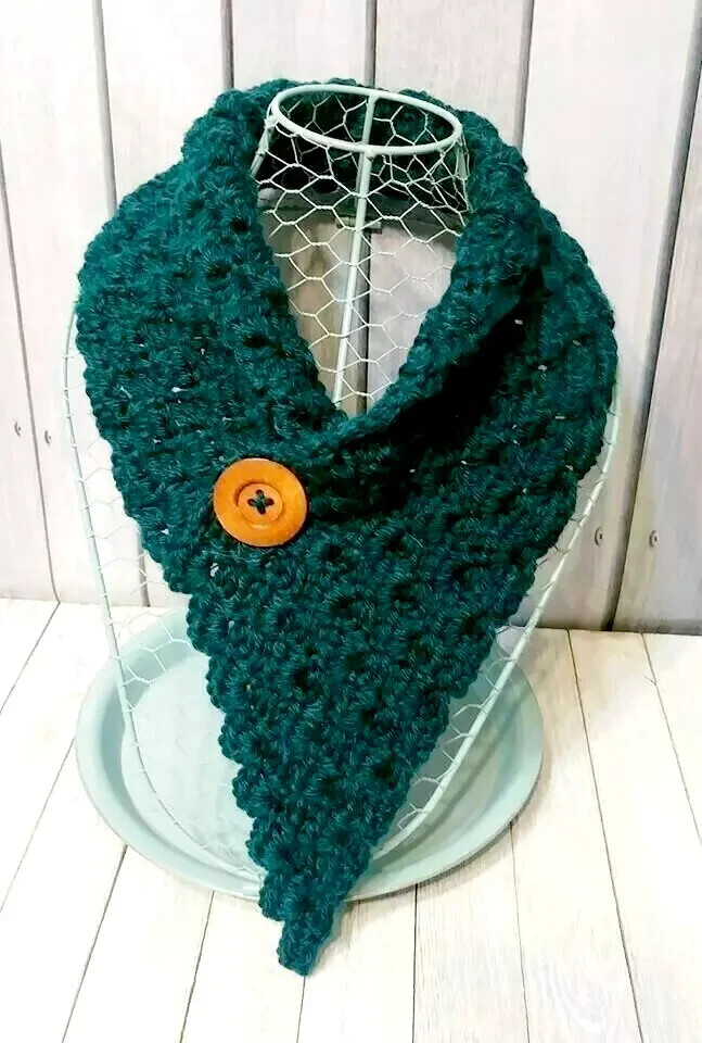 Handmade Jade Green Alpaca Blend Crochet Cowl Scarf with Buttons USA Seller New