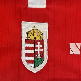 Camiseta de f&uacute;tbol local original NES vintage a&ntilde;os 80 90 Hungr&iacute;a M/L