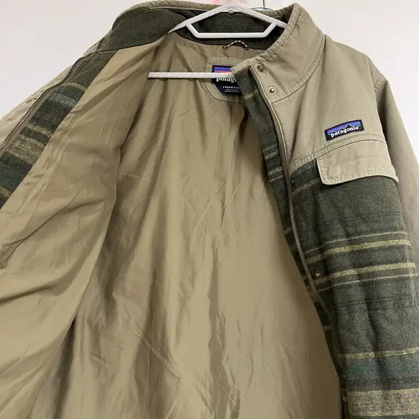 Patagonia Women's Jacket thumbnail 3