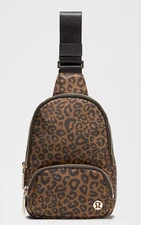 LULULEMON EVERYWHERE SLING BAG SMALL 2L~LEOPARDO DESERT SHIFT KHAKI~NWT
