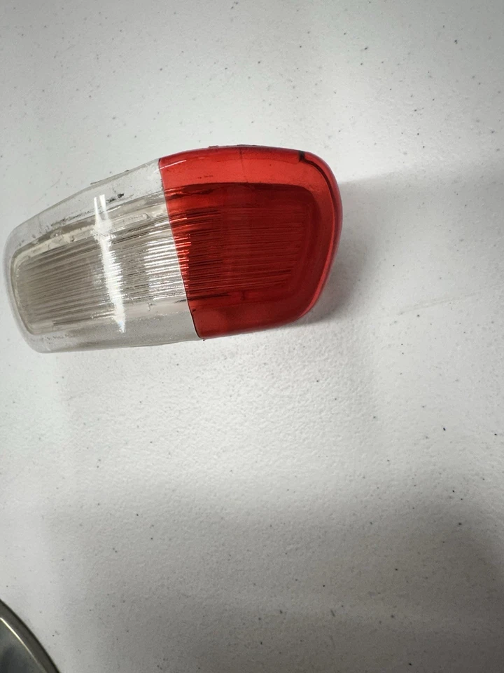 Luz de cortesía para puerta interior derecha Buick LeSabre 2000-2005 S8 Foto 3 de 4