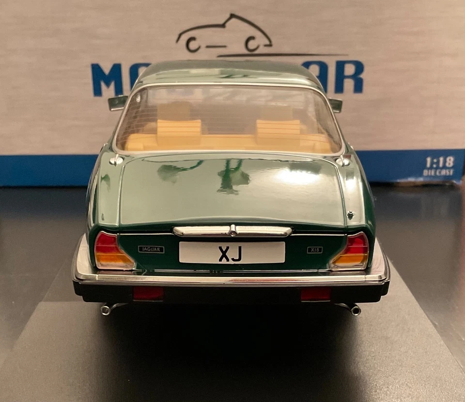 Jaguar XJ SIII 1979 1/18 Model Car Group - Immagine 2 di 4