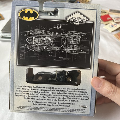 Hot Wheels 100% Batman 1989 Batmobile Limited Edition 1:64 - Picture 3 of 5