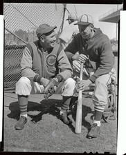 Dizzy Dean former St Louis cardinals pitcher who now performs for - Old Photo