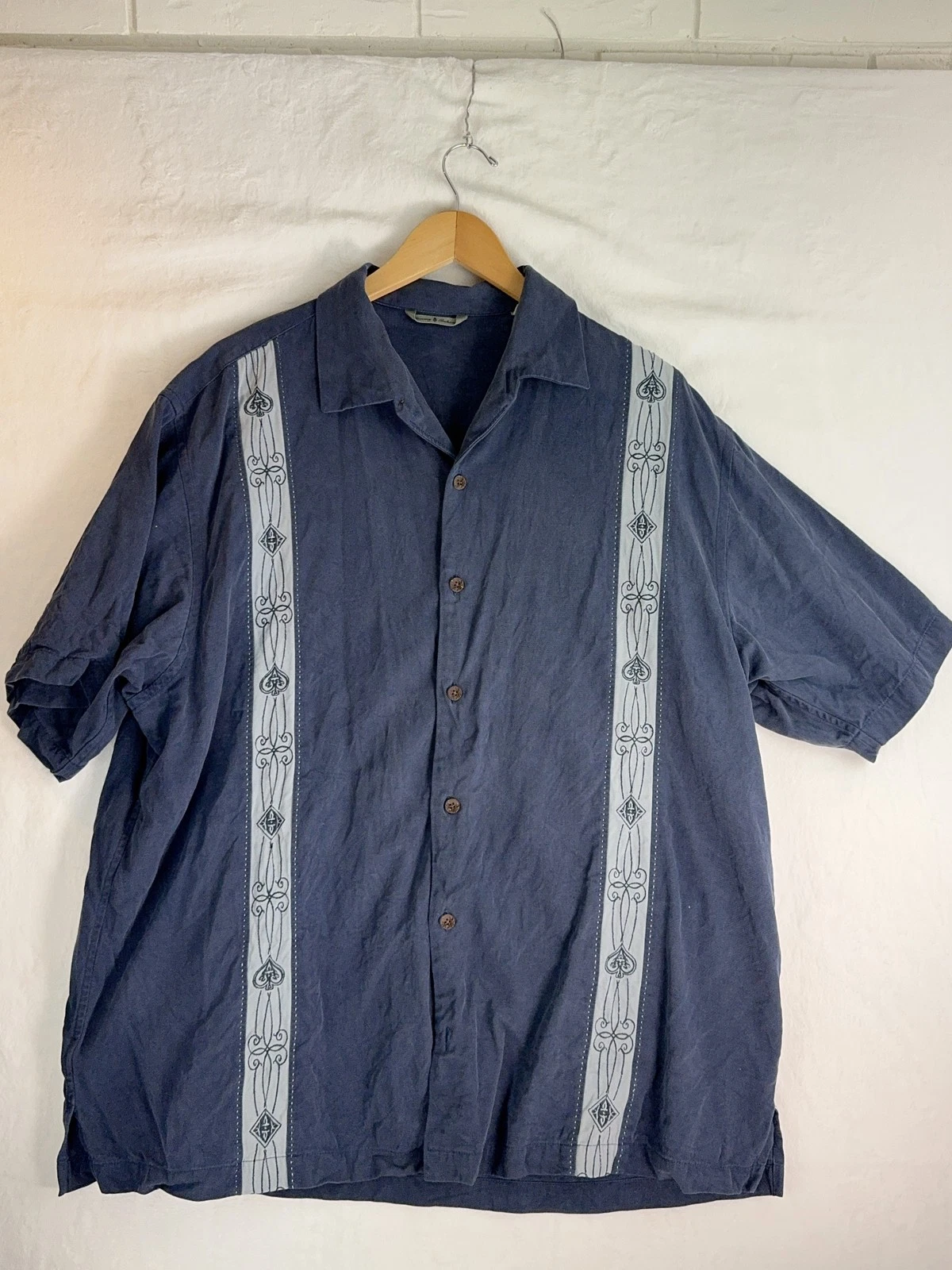 Tommy Bahama Shirt Mens XL Blue Silk Embroidered Floral Button Up Camp Casual