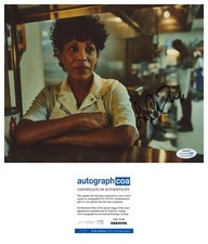 Liza Colon-Zayas ‘The Bear’ signed autograph 8x10 photo Tina ACOA Hulu FX