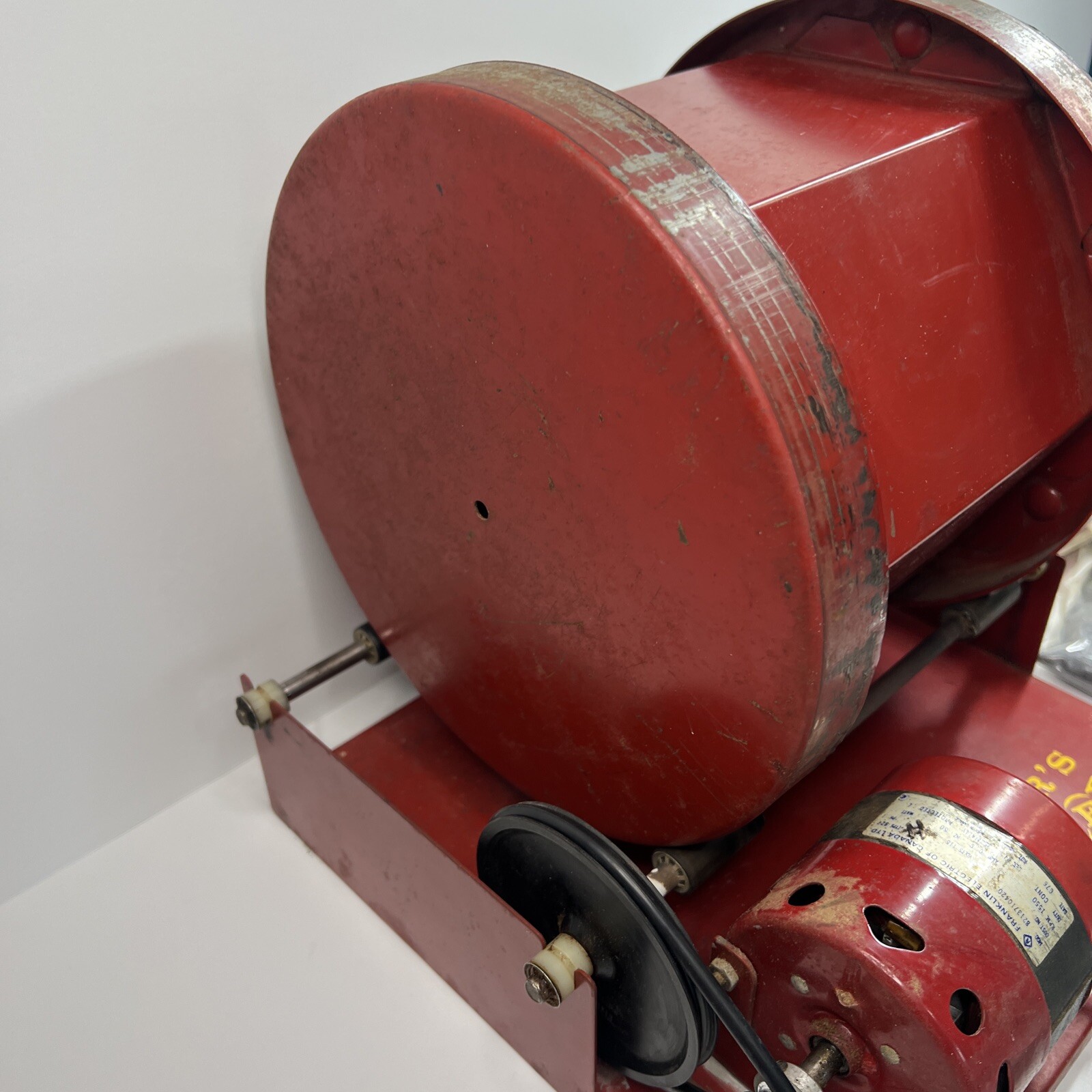 Thumler's Tumbler Model B Rock Tumbler Brass Polisher With Grits