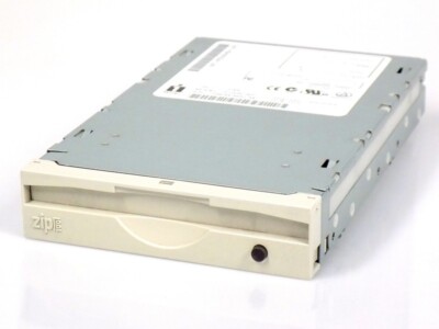 Iomega Z100ATAPI 02965D04 IDE ATAPI internes ZIP Laufwerk internal Drive, Beige