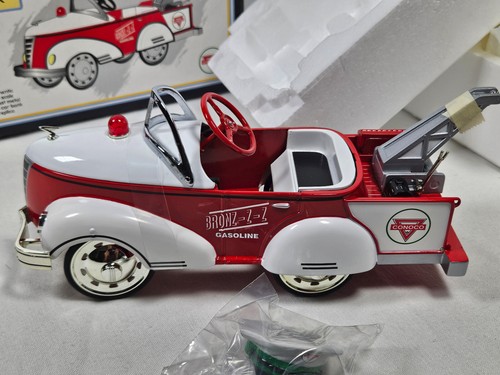 Conoco Pedal Cars 1940 Gendron Tow Truck Bank 1999 Unused in Box - Picture 3 of 12