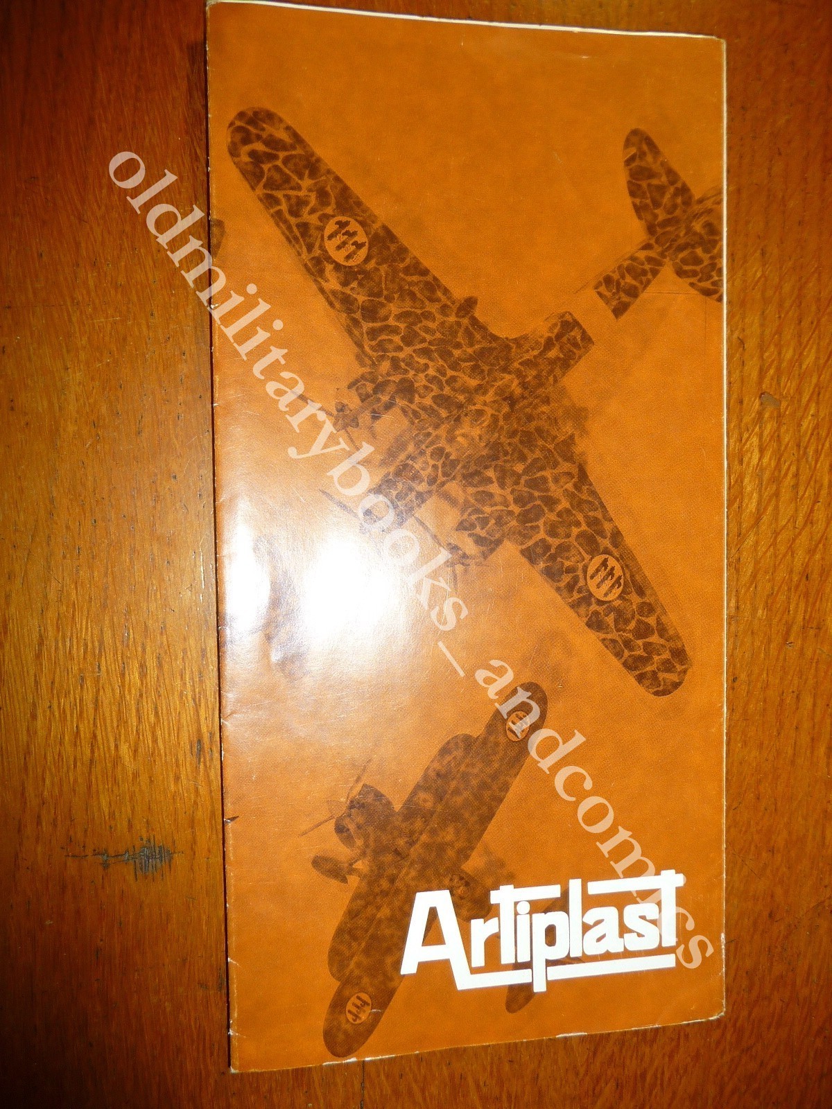 FALCON HOBBY BOOK TUTTO IL MODELLISMO IN LEGNO AEREI NAVI VAGONI TRENI etc.