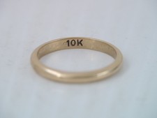 VINTAGE 10K YELLOW GOLD BABY/ CHILDS BAND RING sz smaller then a 1