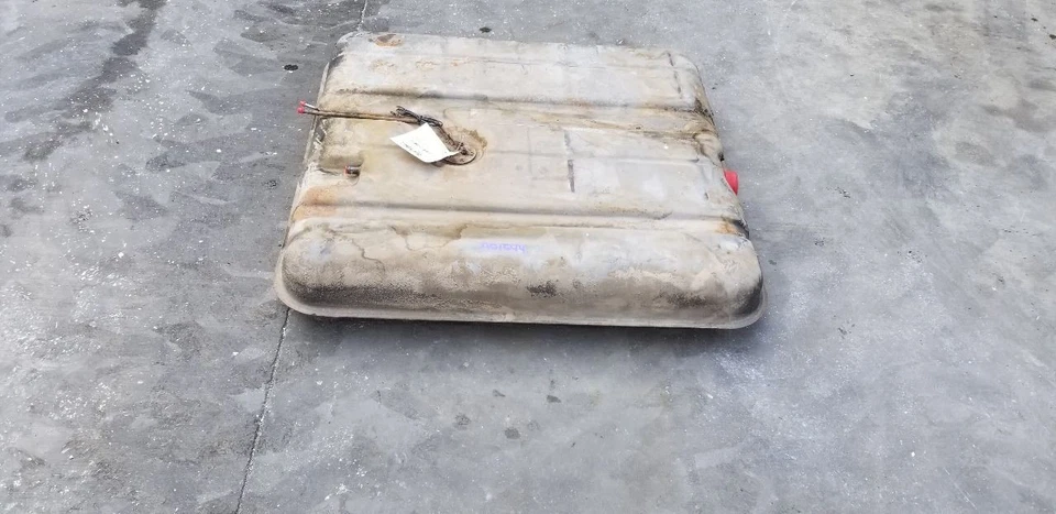 1968 CADILLAC DEVILLE GASOLINE FUEL TANK Foto 4 de 4