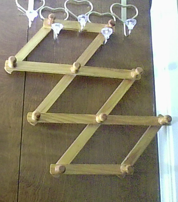 Wooden Expandable Accordion Rack Versatile Organizer Wall Mount Folding Hanger
