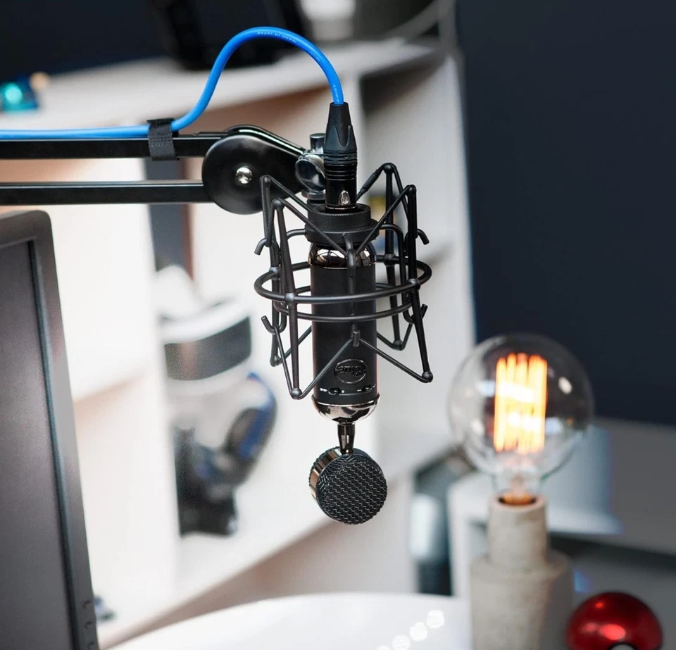 Blue Microphones Blackout Spark SL XLR-Kondensatormikrofon mit Mikrofonspinne - Bild 3 von 4