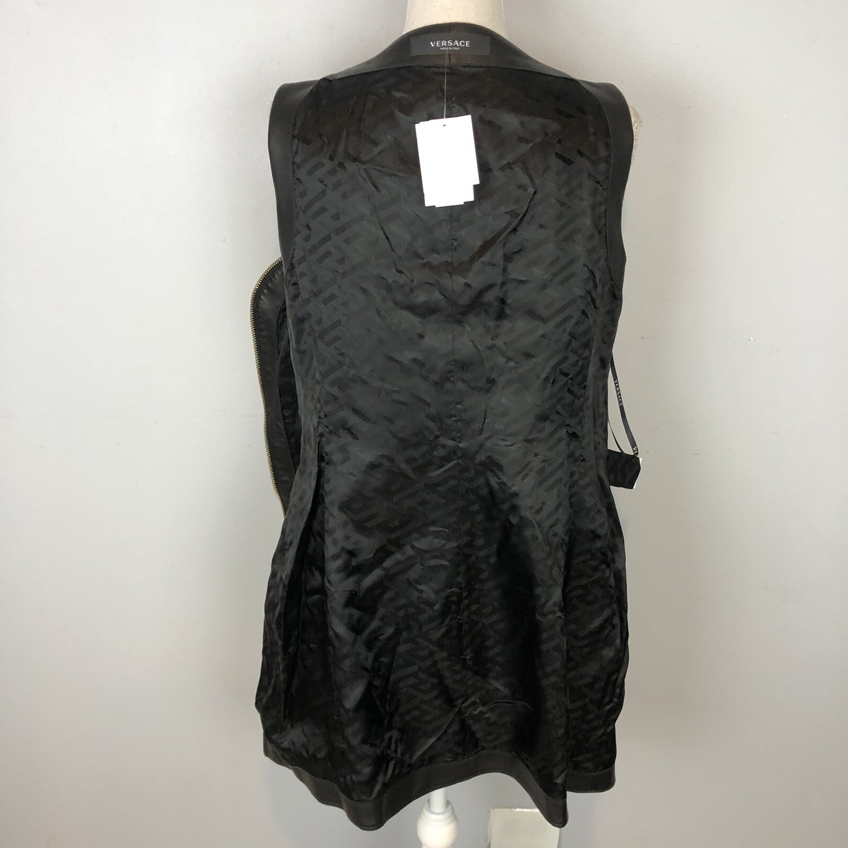 【送料&関税込】Versace Back Zip Sleeveless Dress VERSACE Leather mini Dress full zip sleeveless black Size 48