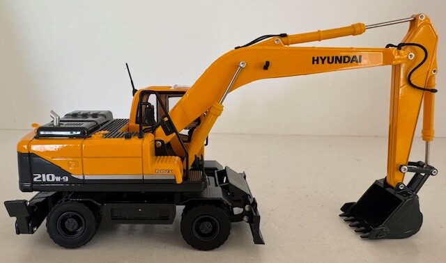 HYUNDAI 215-9 ミニチュア重機 1/40 1:40 Hyundai Robex 210W-9 Wheeled Excavator Diecast Model | eBay