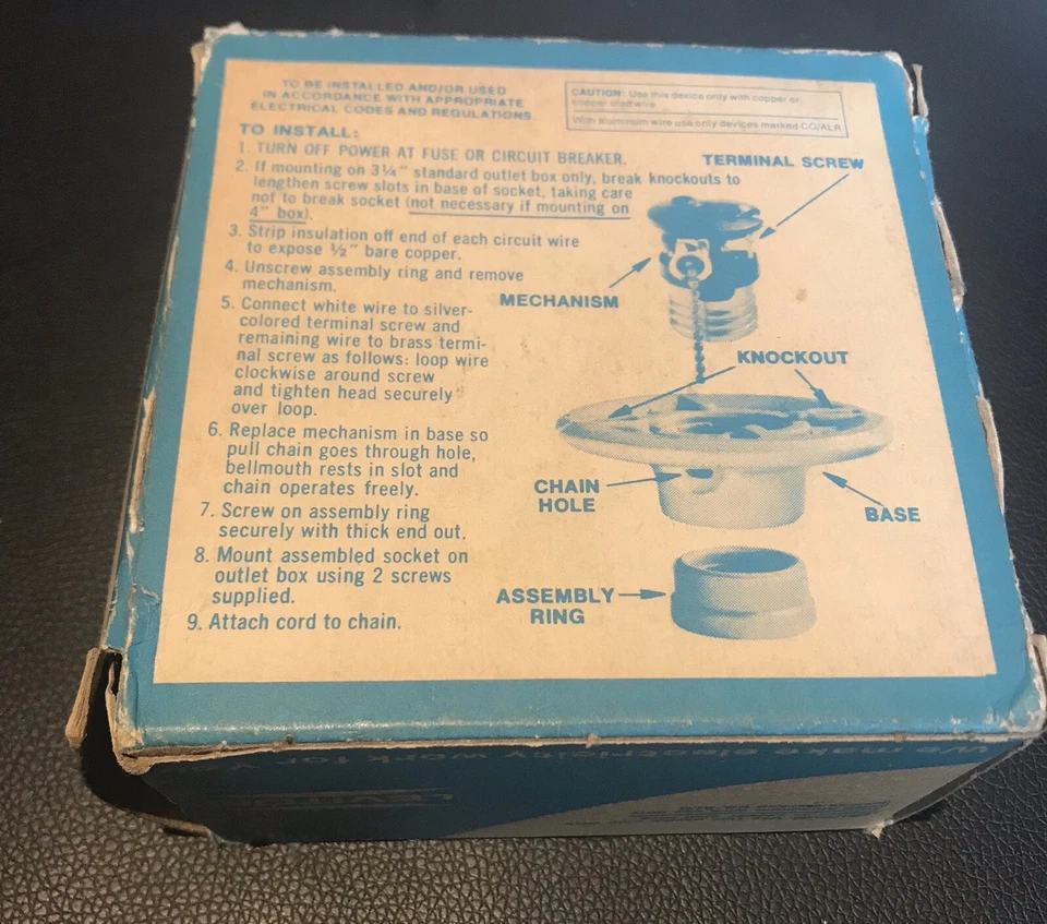 Lot Of 4 Vtg Porcelain Pull Chain Lampholder Light Fixture- New & For Parts - Image 3 of 4