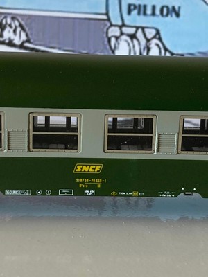 ROCO 44601/44250C - Voiture couchettes 2.cl UIC B9c9 ép.IV de la SNCF en HO