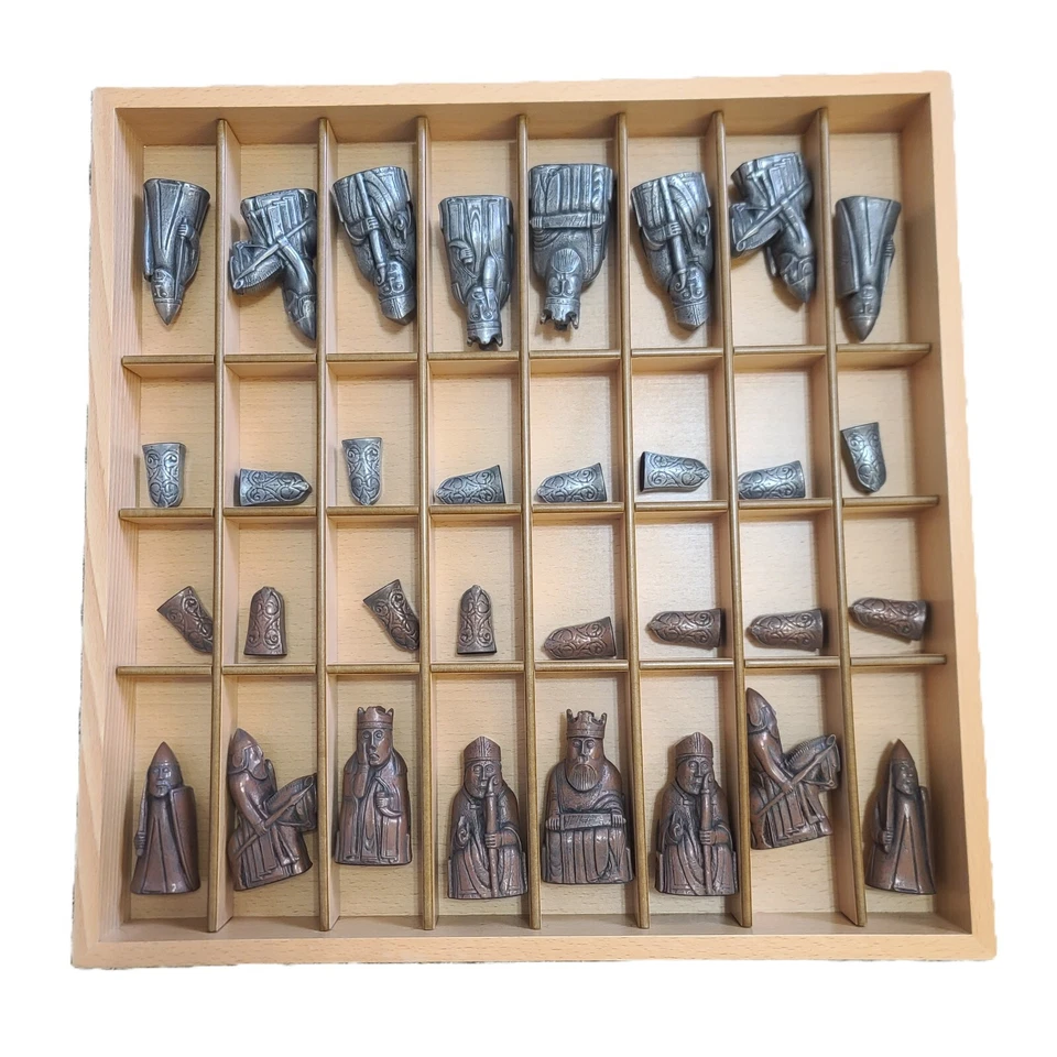 Nuevo en Caja Juego de Ajedrez Metal Isla Of Lewis 3.5" King Beechwood Chest Board Completo Foto 2 de 4