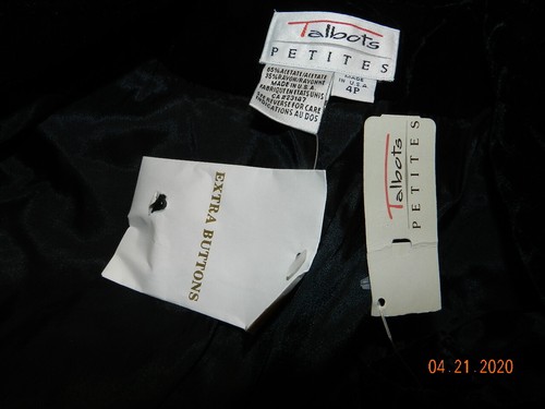 New! TALBOTS Women’s 4P Black short velvet Blazer Jacket Suit Coat $168 3 Button - Picture 4 of 4