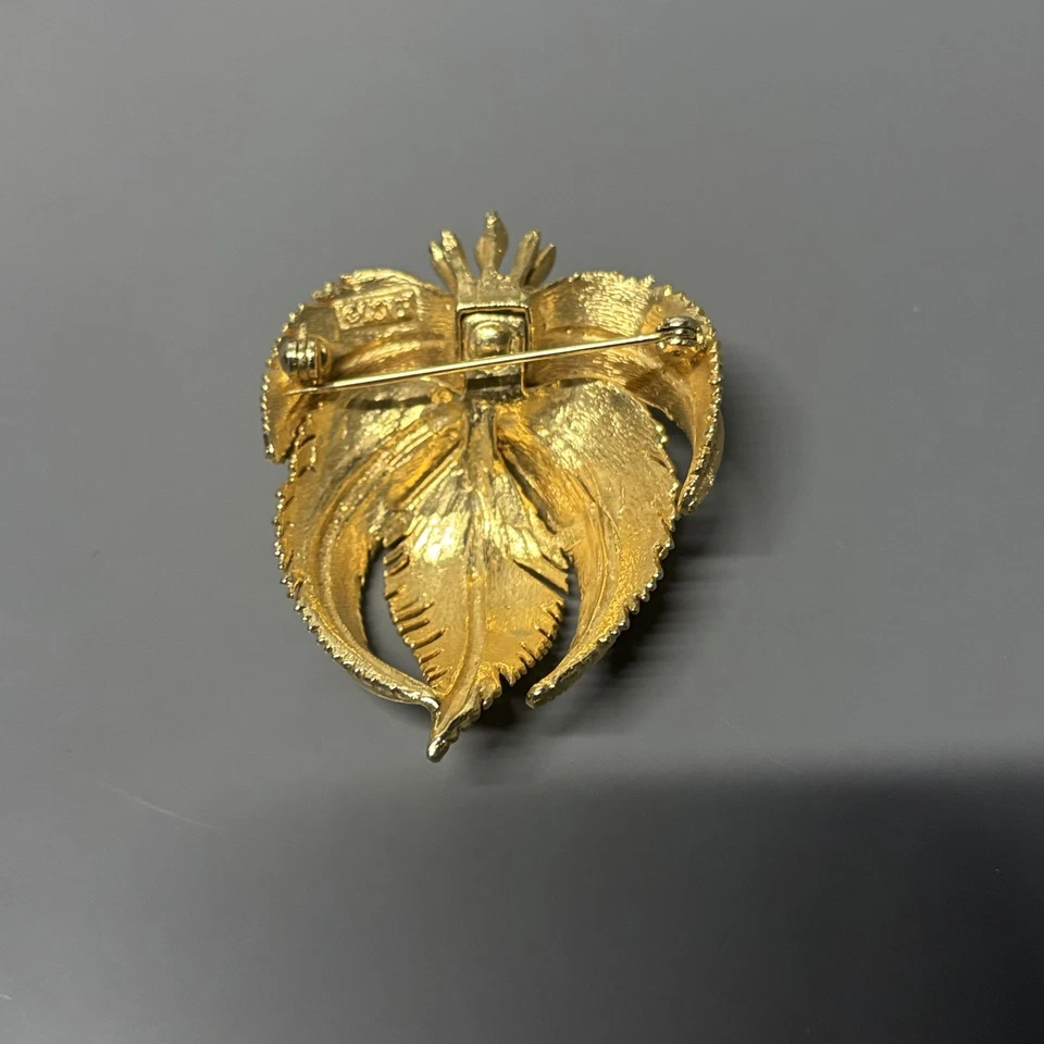 Broche Corona Trifari Vintage Tono Dorado Hoja Flor Prendedor Firmado Bisutería Foto 3 de 4