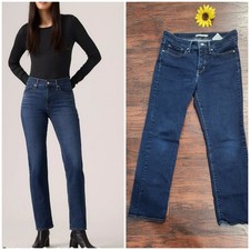 Levis 314 Shaping Straight Leg Women  s Denim Jeans Size 30