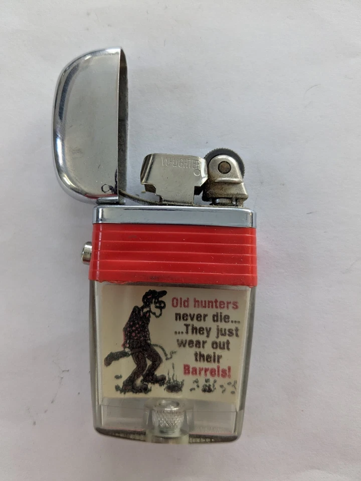 Encendedor VU Vintage Scripto ¡VIEJOS CAZADORES NUNCA MUEREN DESGASTAN SUS BARRILES! Foto 3 de 3