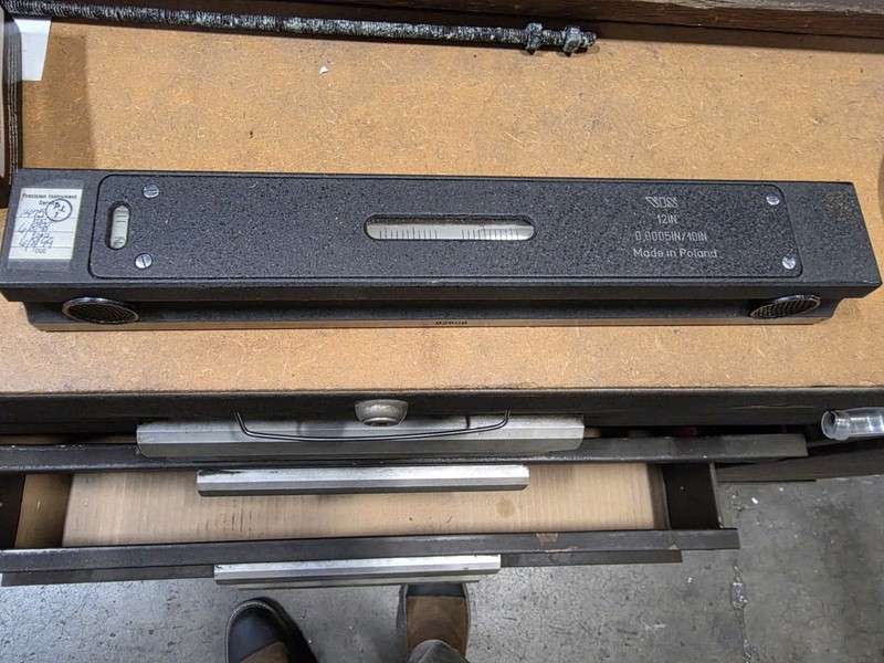 VIS POLAND 8" PRECISION MACHINE LEVEL WITH + CASE