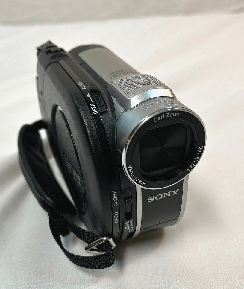 Sony DCR-DVD650 Hybrid Camcorder Handycam 60x 2000x Digital Zoom