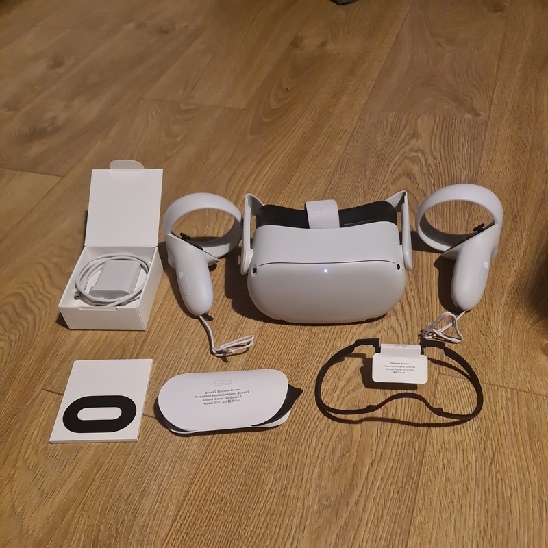 Oculus Meta Quest 2 256gb All-In-One VR Headset With Controllers
