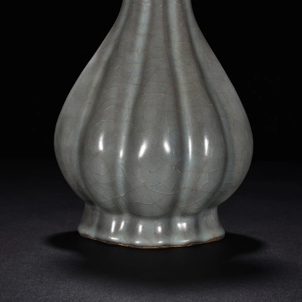 11-дюймовая фарфоровая старомодная ваза с краями дыни династии Сун Xikou Guan - Изображение 2 из 4