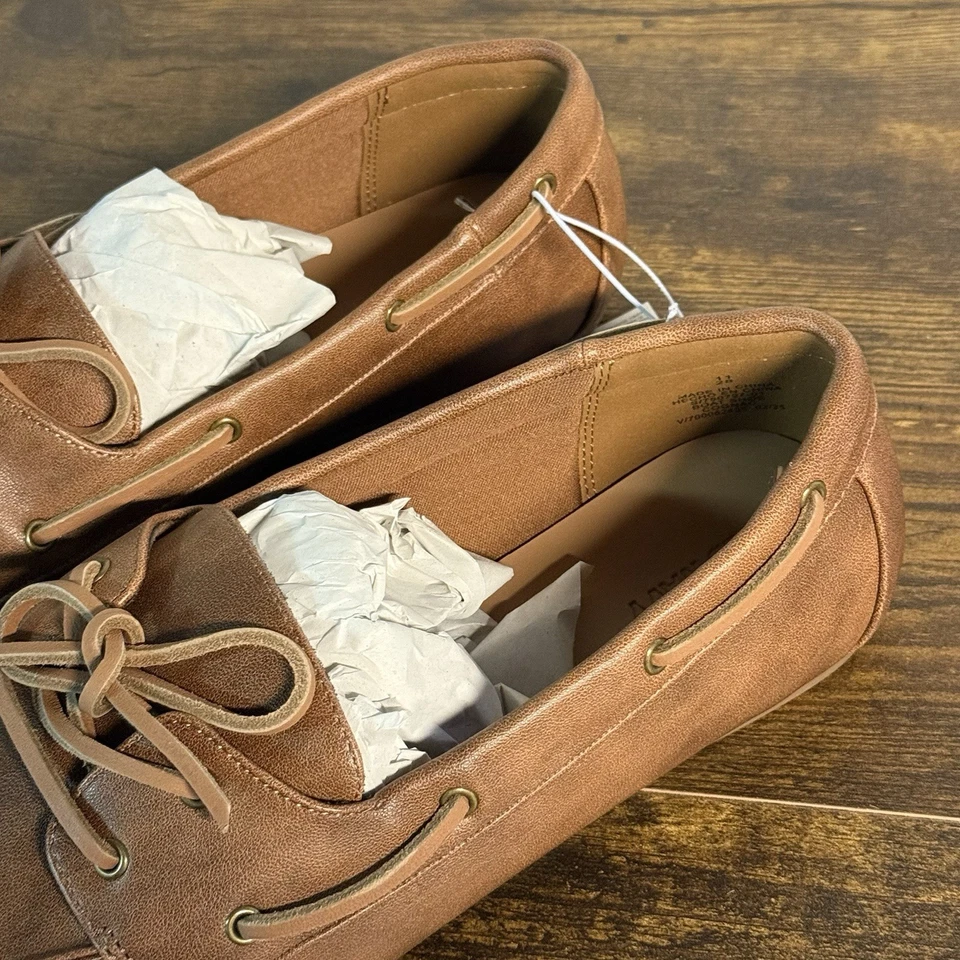 Novo com etiquetas! Sapatos femininos de barco de couro sintético Old Navy - marrom conhaque tamanho 11 - Imagem 4 de 4