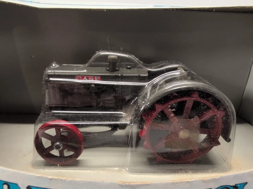 Vintage 1988 Ertl Classic Vehicles 1929 CASE L 1/43 Scale Die-Cast Tractor 2554 - Image 2 of 4
