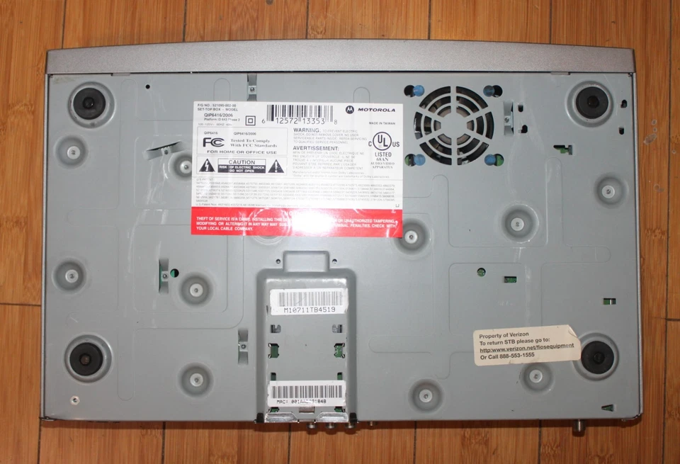 Motorola QIP6416-2 Hybrid QAM-IPTV 160GB HD-DVR Set-Top Box - Image 4 of 4