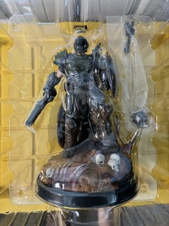 DOOM: The Dark Ages Doom Collector’s Edition Slayer Statue w/ Steelbook Case