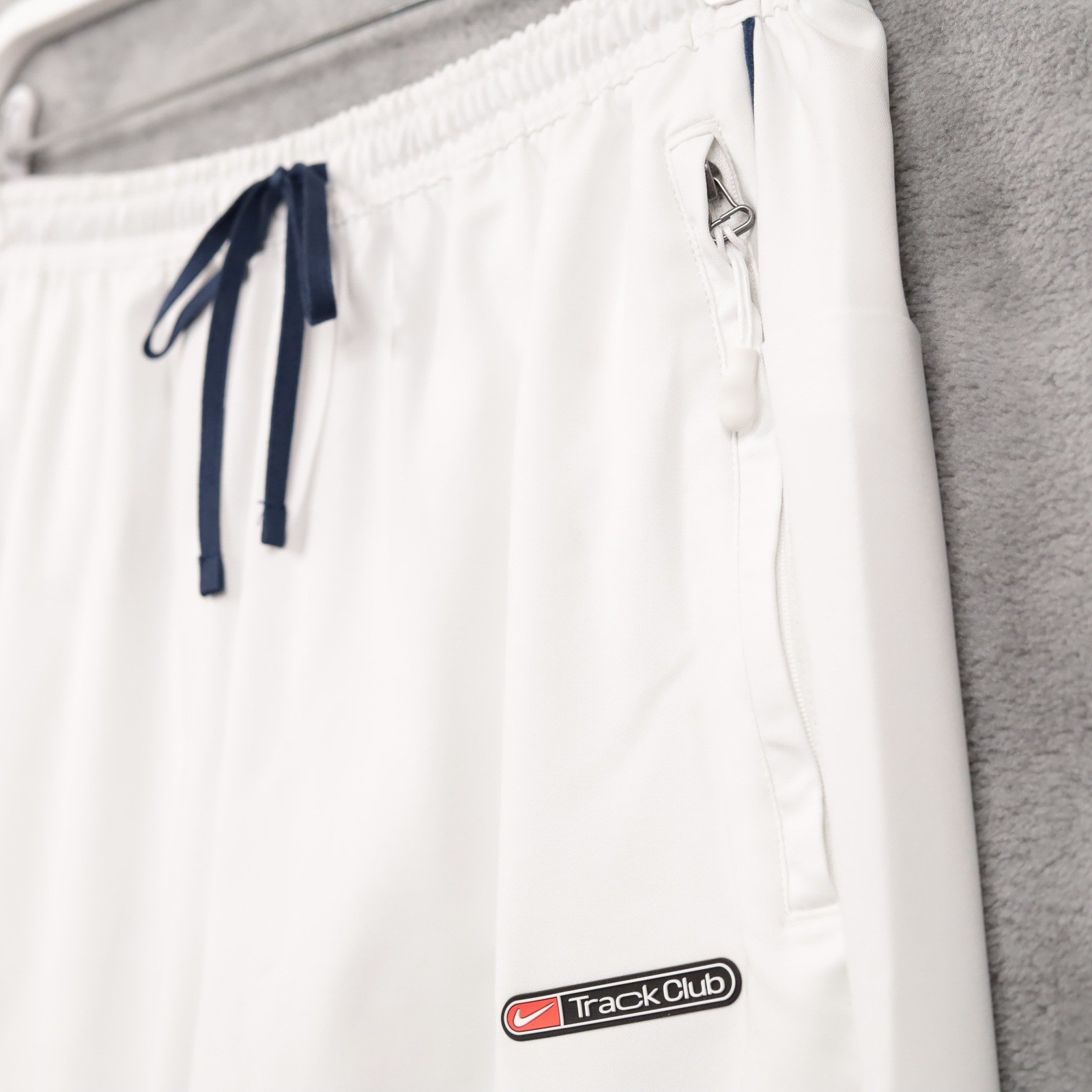 NIKE Dri-FIT Track Club Challenger White Running Pants Mens Sz M thumbnail 7