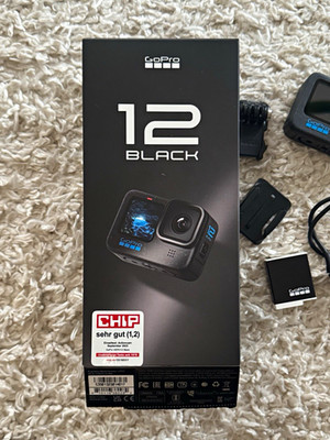 GoPro Hero 12 Black + 3 Akkus + NEEWER 50-in-1 Zubehör-Paket  Top Zustand!