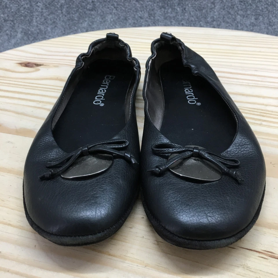 Bernardo Shoes Womens 8 Narrow Ballet Flats Black Leather Slip On Bow Casual - Image 4 of 4