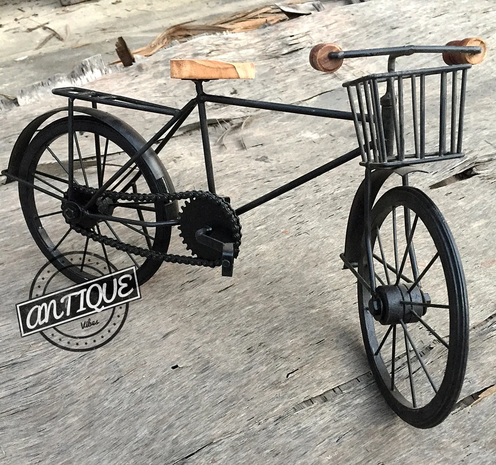 Vintage Cubo de hierro rural bicicleta modelo hecho a mano vintage
