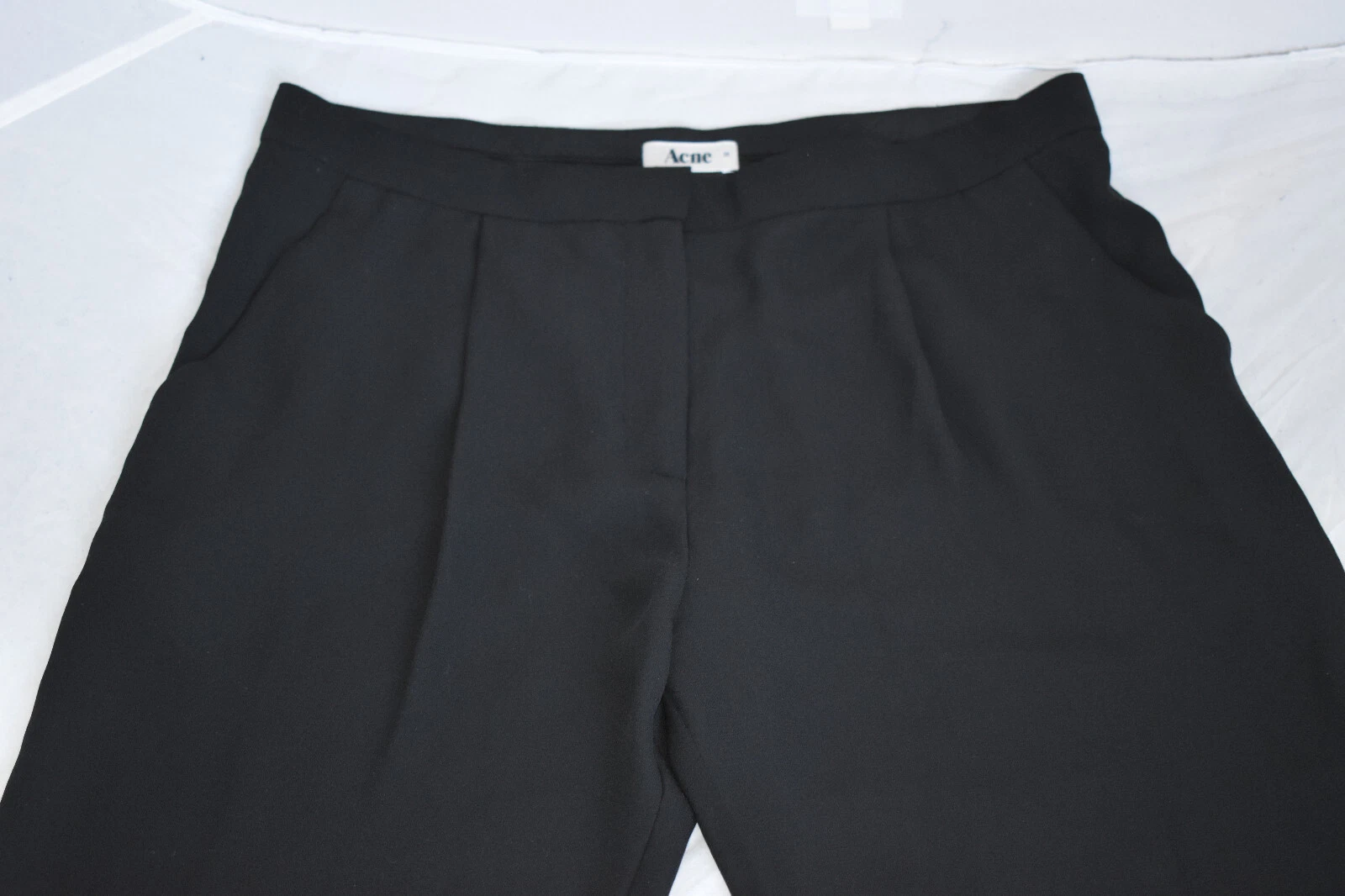 Pantaloni Acne Studios Contact Crepe neri in poliestere ritagliato donna EU38 M UK10