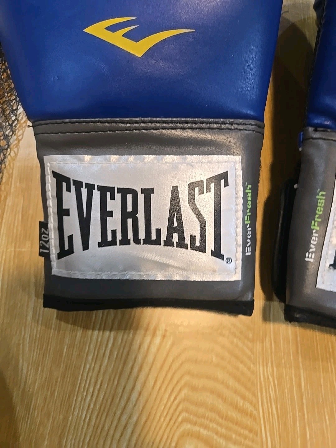 Everlast Advanced Pro Style Training Gloves Tail 12 #2316 L 12 Oz Blue