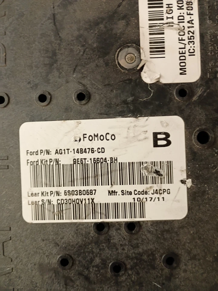 Unidad de control de caja de fusibles de unión inteligente Ford Fusion 2010-2012 OEM (AG1T-14B476-CD) Foto 4 de 4