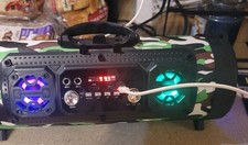 Przenośny kamuflaż Boombox FM / AM Radio i połączenie Bluetooth Plus Subs...