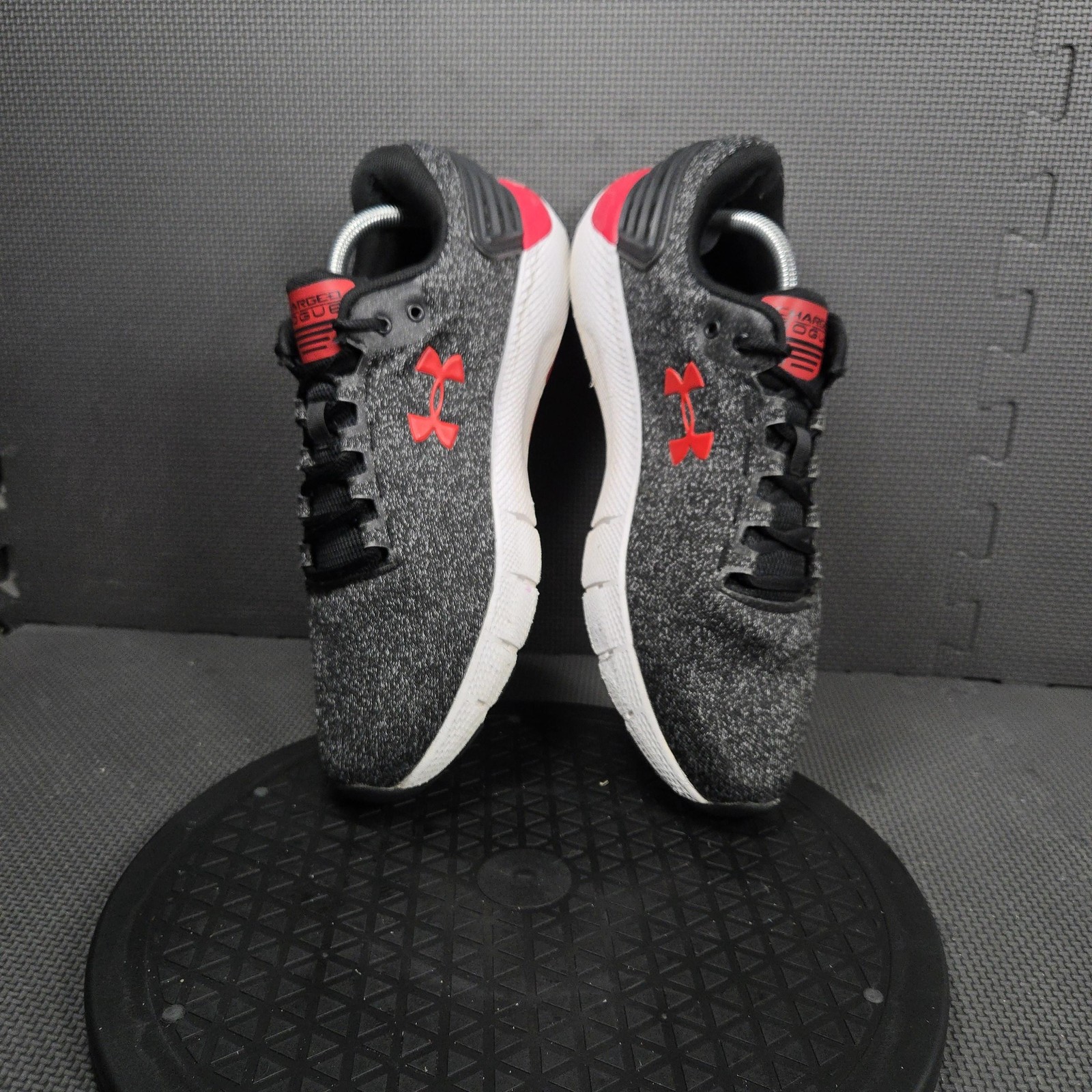 Under Armour Charged Rogue Shoes Mens Size 11.5 Black Red Sneakers 3021865-001 thumbnail 5