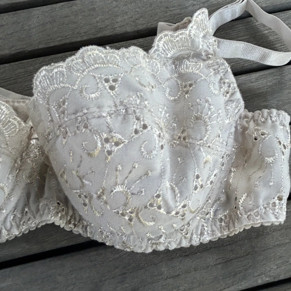 Sujetador Felina Beige Encaje Demi Ligeramente Acolchado Con Aros Talla 34A Foto 4 de 4