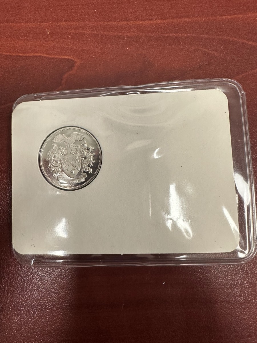 1975 Franklin Mint Collectors Society Silver Coin With Plastic