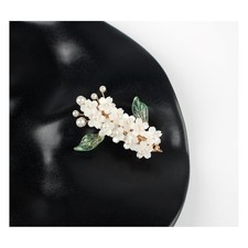 White Flower Hair Barrettes for Women Small Decorative Hair Clips with an Appear