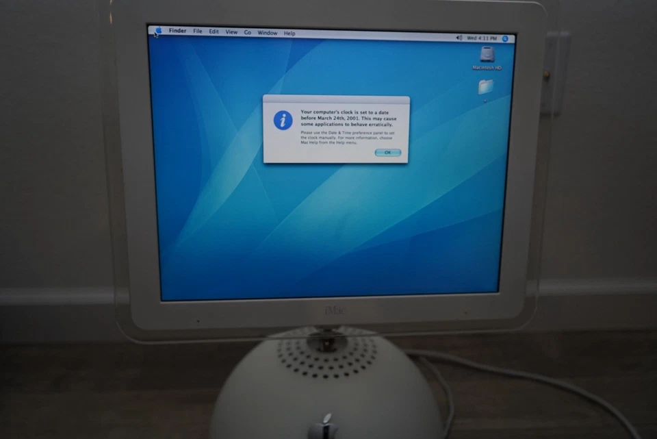 De colección Apple iMac PowerPC G4 800 MHz 768 MB 60 Gb CD-ROM Pantalla de 15" OS-X 10.3.9 Foto 4 de 4