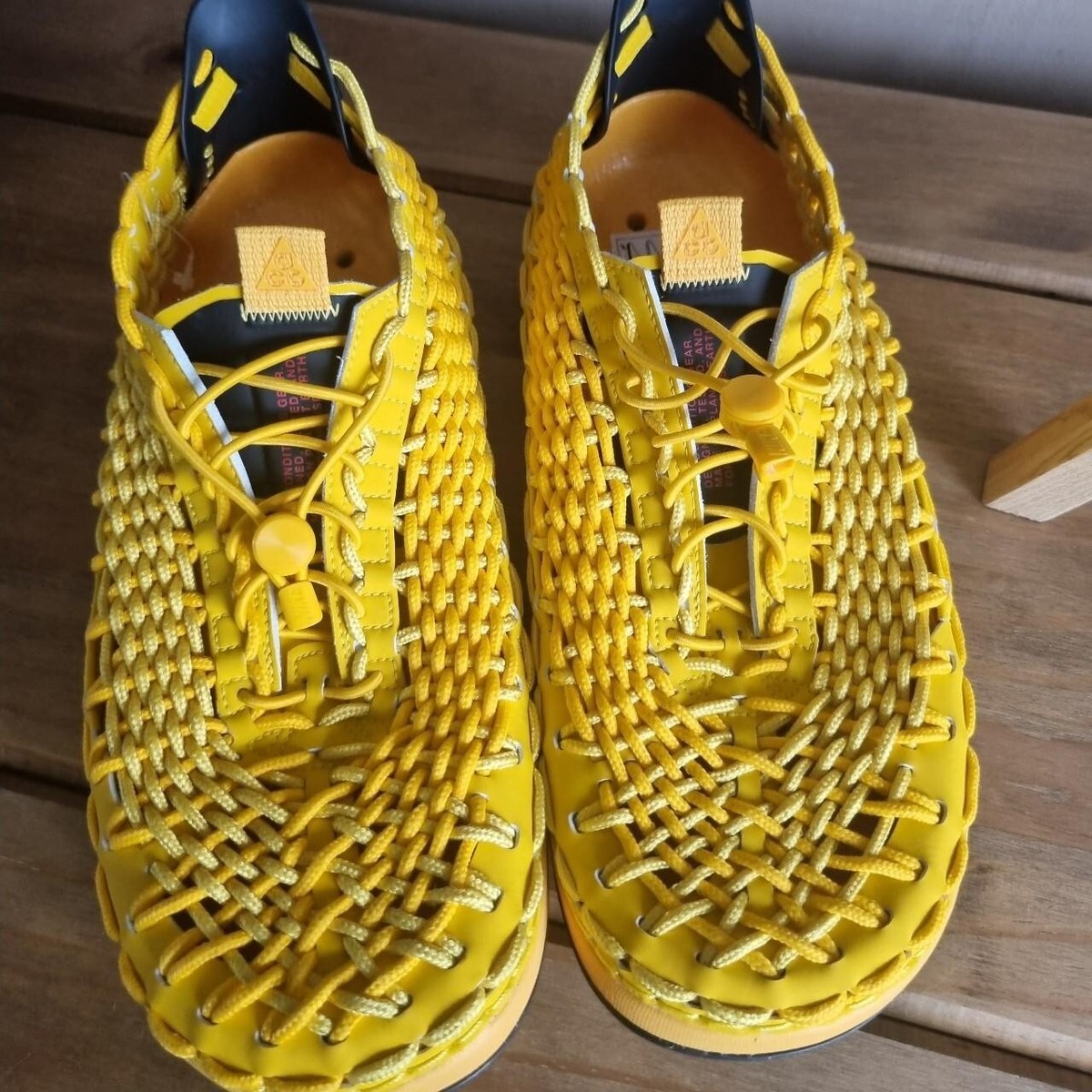 Nike ACG Watercat+ Sulpher Yellow/University Gold US10 UK9 EU44 