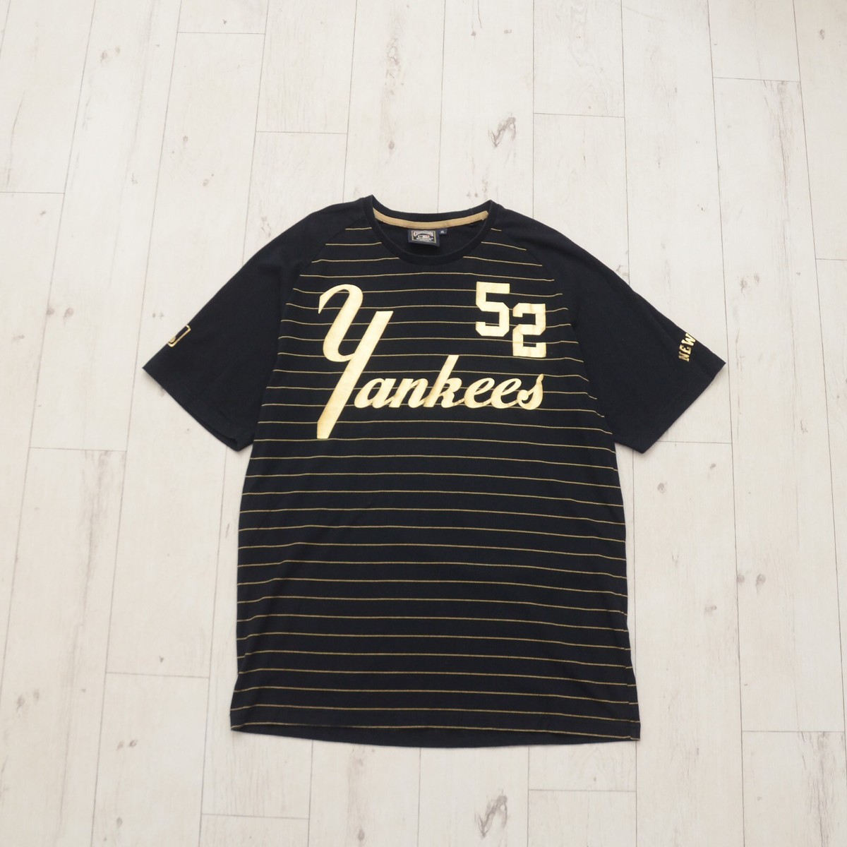 New York Yankees MAJESTIC T-Shirt Black Gold Striped MLB Baseball
